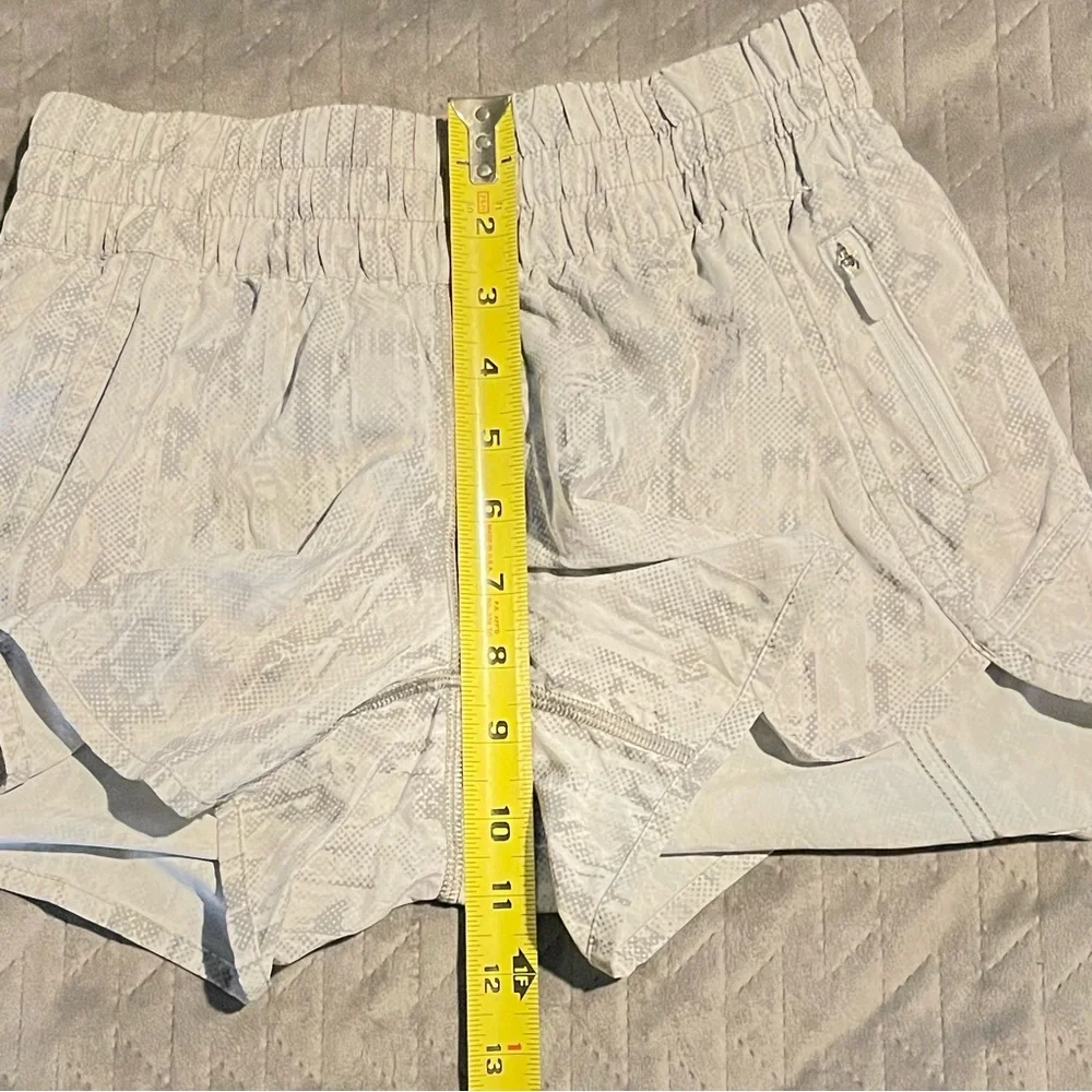 Lululemon lined running shorts womens size‎ 4 EUC